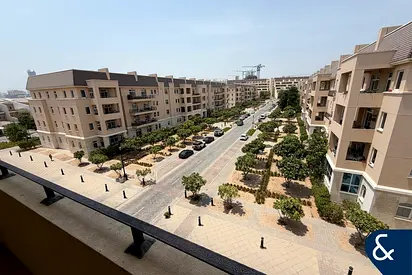 2 Parking | 2 Storage | Ready to Move In