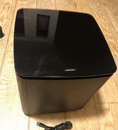 Bose Soundbar & Acoustimass 300 Bass Module
