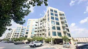 Bright Apartment | Community View | Multiple Cheques