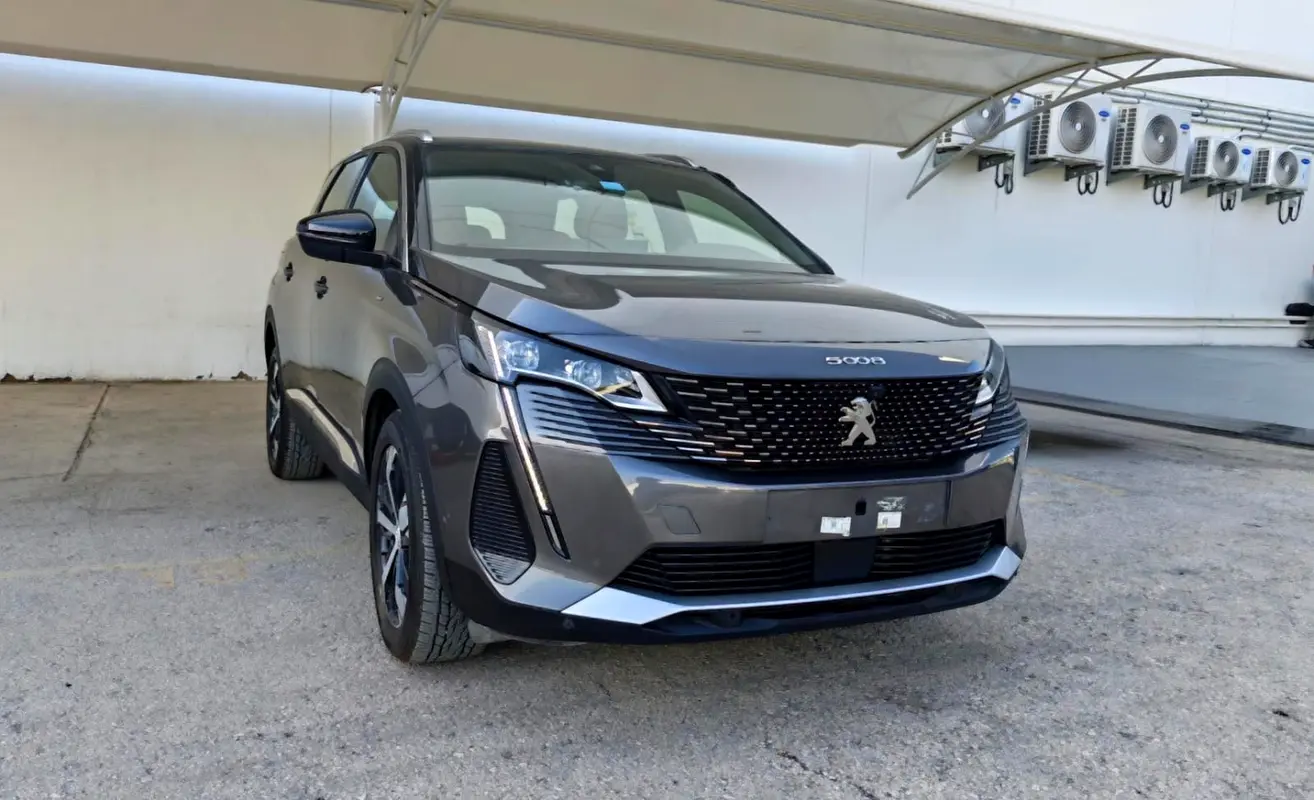 2025 Peugeot 5008