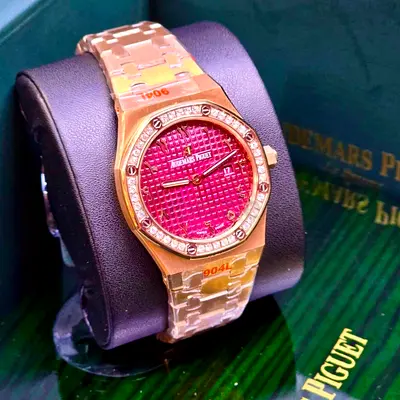 *✅✅Available new* 🤩🤩🤩 Ap  For women Super master quality with box😍😍😍