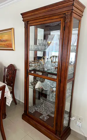 Display cabinet