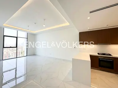 Near Metro | High Floor | Private Views