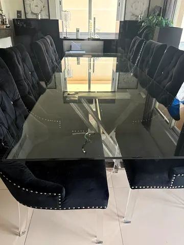 Marina home us 8 velvet confortables chair and glass table