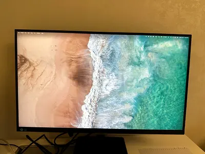 Samsung 4K 27-inch IPS Monitor in Excellent Condition