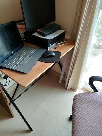 Compact wooden computer desk ready to use