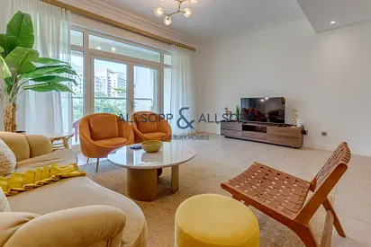 Spacious 1 Bedroom at Al Sarrood, Palm Jumeirah