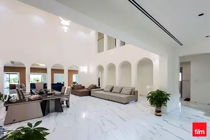 Standalone Corner | Upgraded | Fully Furnished