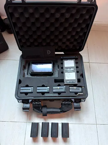 Atomos Ninja V + 2 500gb angelbird ssd + 4 extra npf-970