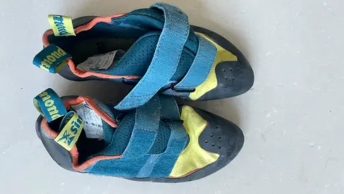 Climbing shoes