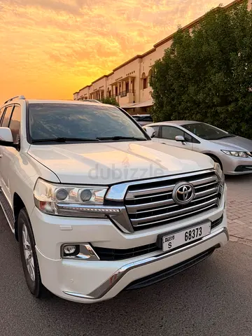 Toyota Land Cruiser GXR 2018 | GCC Specs | Well Maintained