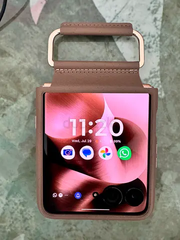 Special Edition Moto Razr 60 Ultra smartphone with case - under warranty with bill