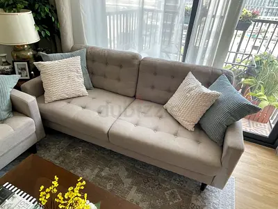 Light grey 3-seater tufted sofa - good condition