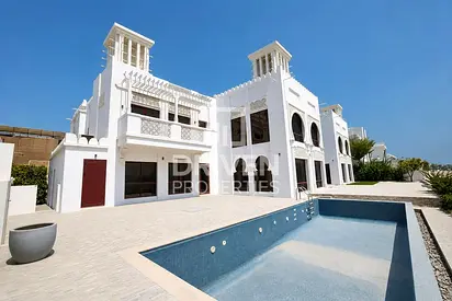 Luxury Villa | Stunning Sea View | Prime Amenities
