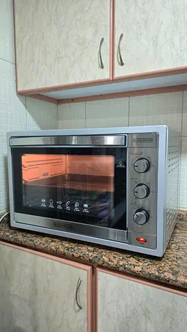 Black and Decker electric oven in Excellent condition