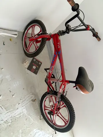 Used Kids Mountain Bike - Red, 20-inch Wheels