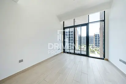 Ready to Move in | Prime Location | Pool View