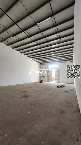 مستودع للإيجار بمساحة 2000 قدم مربع (الطابق الأرضي) ومزود بكهرباء ثلاثية الطور (3 Phase) في منطقة الجرف الصناعية - عجمان.