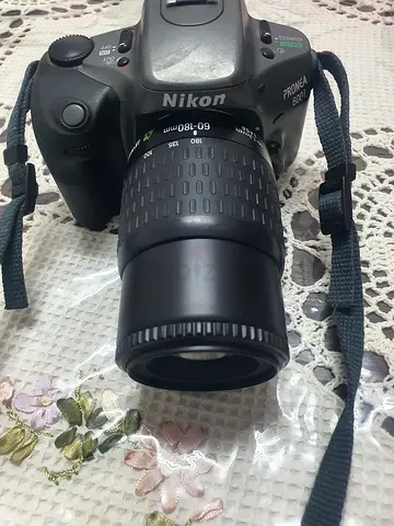 Nikon F65 (N65) 35mm SLR Film Camera with 80-210mm Zoom Lens - Good Condition