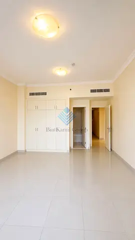 3BHK, STUNNING LAKE VIEW, 80K, NO COMMISION