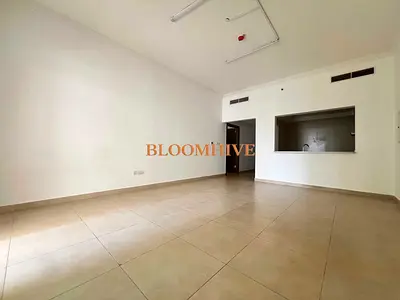 POOL VIEW EXTRA SPACIOUS FULL BRIGHT & SUNNY APARTMENT