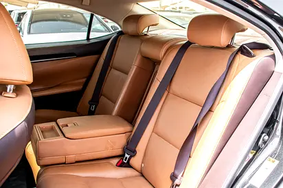 صورة 14 لـ 2017 Lexus ES-SERIES