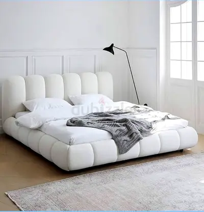 Bed 140 x 200 mattress included