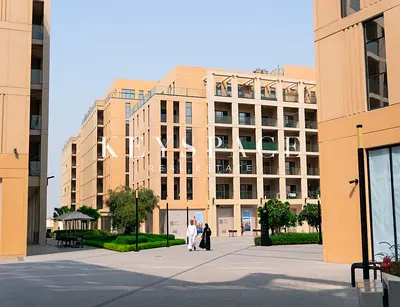 Luxury Designer Residence | Connected City Lifestyle | Resale