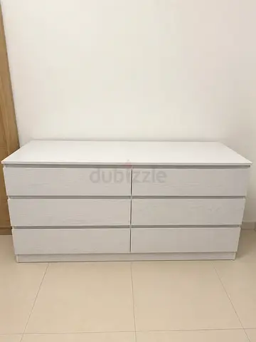 White 6-Drawer Low Dresser / Chest in Good Condition