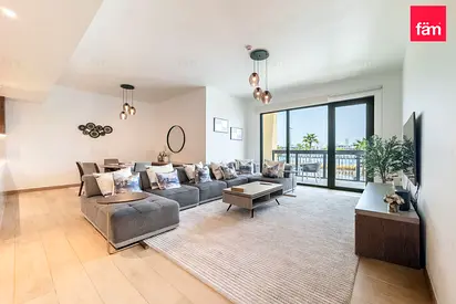Spacious Balcony | Corner Unit | Seaview