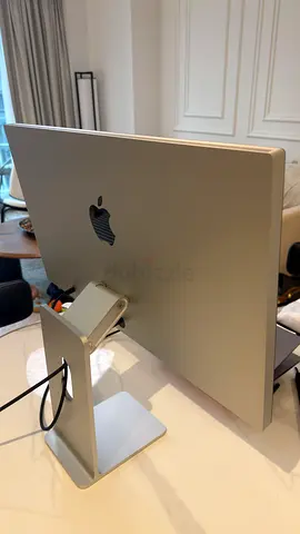 Apple studio display 27-inch - Height & Tilt stand - 3 months old