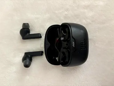 Used True Wireless Earbuds with Charging Case (Black)