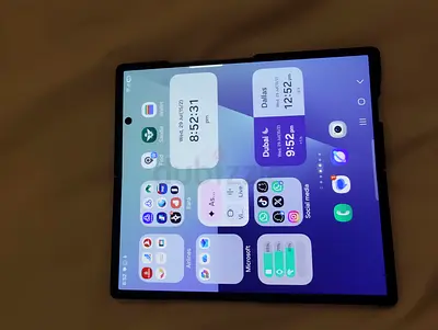 Samsung Galaxy Foldable Tablet/Phone - excellent Working Condition . Care plus jul 2027.