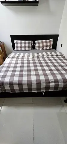 King size Bed with Mattress for Sale @ AED 350