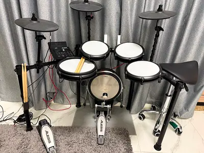 Alesis Nitro Max kit, upgraded kick