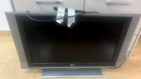LG 32-inch LCD/Plasma TV - used, working condition