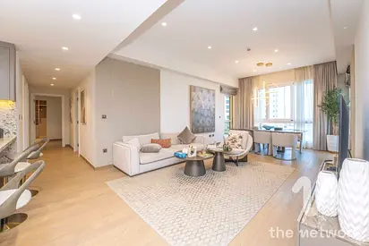 Vacant | Upgraded And Fully Furnished | View Today