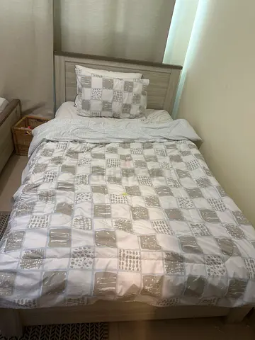 Twin bed