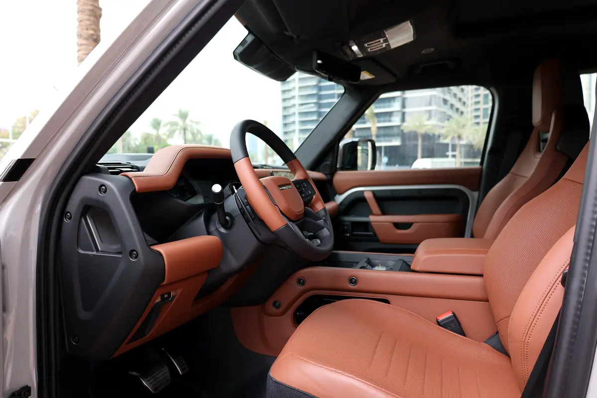 Land Rover Defender 2026