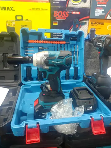 Makita Cordless Impact Wrench Kit with Charger and Case