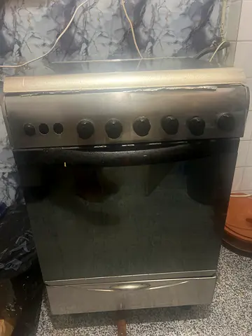 Used built-in gas oven interior - working burner and racks urgently sale