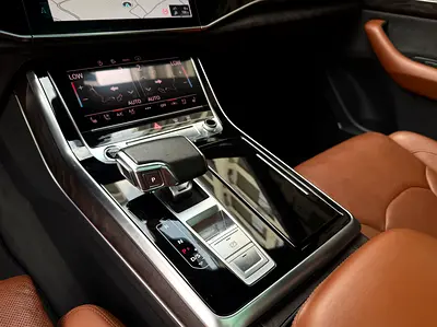 Audi Q8 55 TFSI quattro S line, миниатюра 9