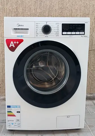 This fully automatic Midea brand 7kg washing machine, color white, condition is good working.