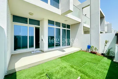Single Row | Type RR-M | Prime Location | Spacious