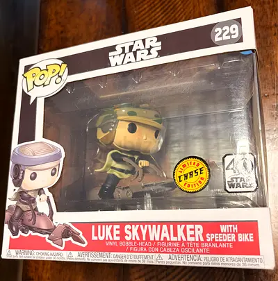 Brand New Funko Pop Star Wars Luke Skywalker with Speeder Bike #229 Chase Edition.