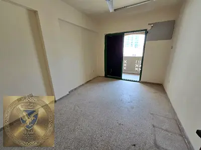 شقه غرفتين وصاله 2 بلكون اطلاله مفتوحه مساحات واسعه صيانه مجانيه باركن رملي متوفر تسهيلات بالسداد قريب ع الشارع العام