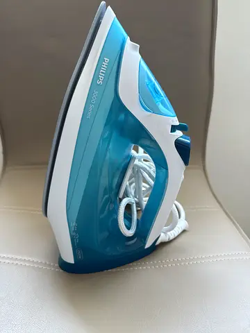 Philips 3000 Series Steam Iron - excellent Condition