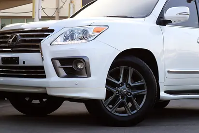 صورة 9 لـ 2015 Lexus LX-SERIES