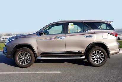 2026 Toyota FORTUNER — фото 3