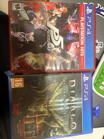 URGENT! Persona 5 (PS4) + Diablo III: Eternal Collection (PS4) - Used PS4 Discs